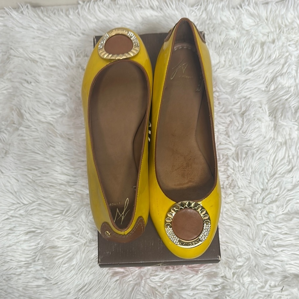 Y2K J Vincent Yellow and Brown Flats with Classic Rounded Toe